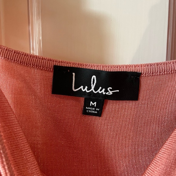 Lulu’s Rust Pink Ruched Top - Picture 4 of 4